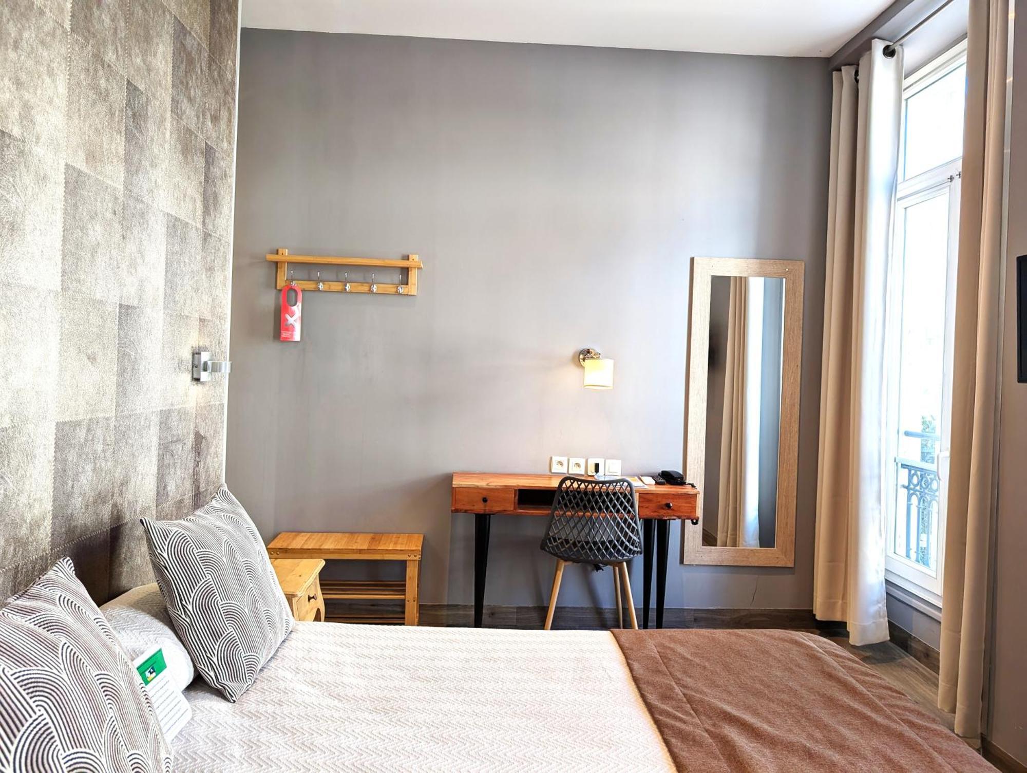 Hotel H33