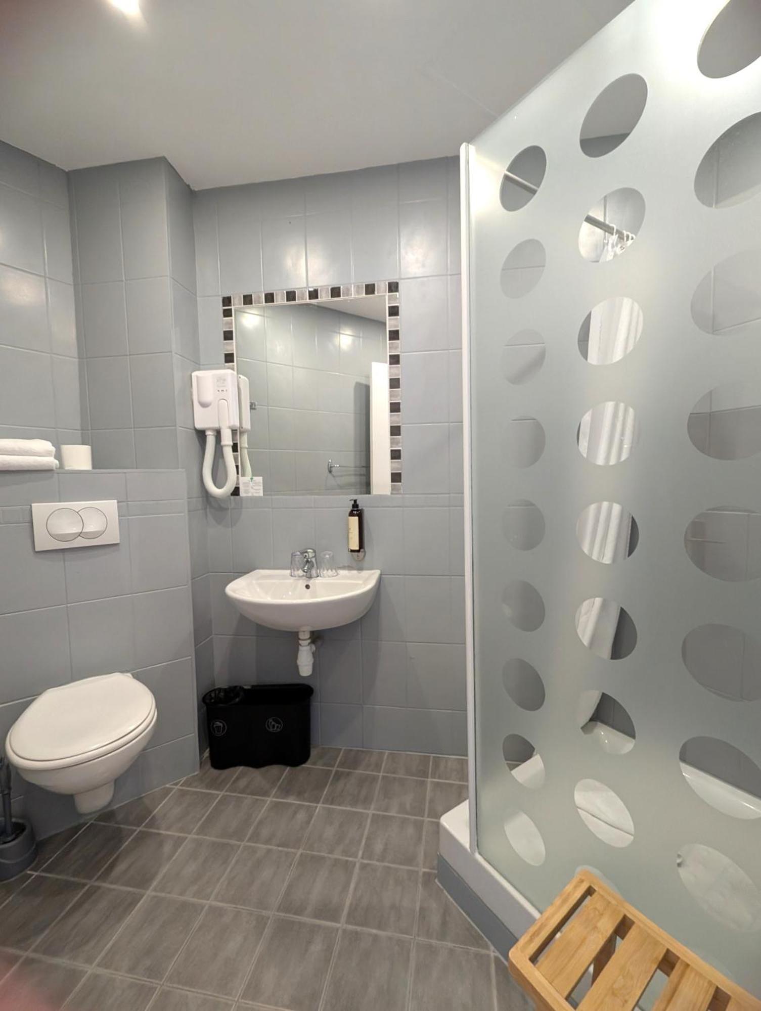 Hotel H33 2*