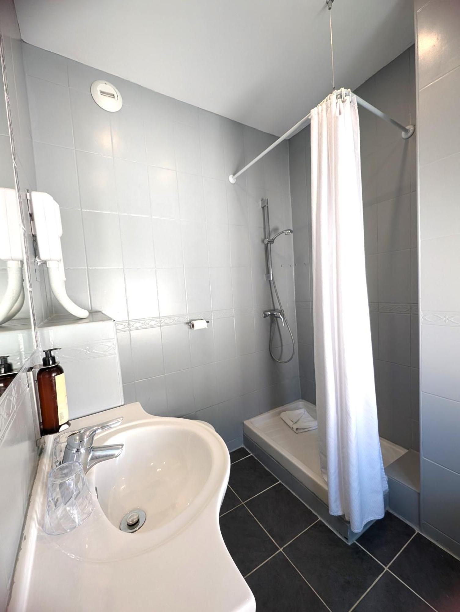 Hotel H33 2*
