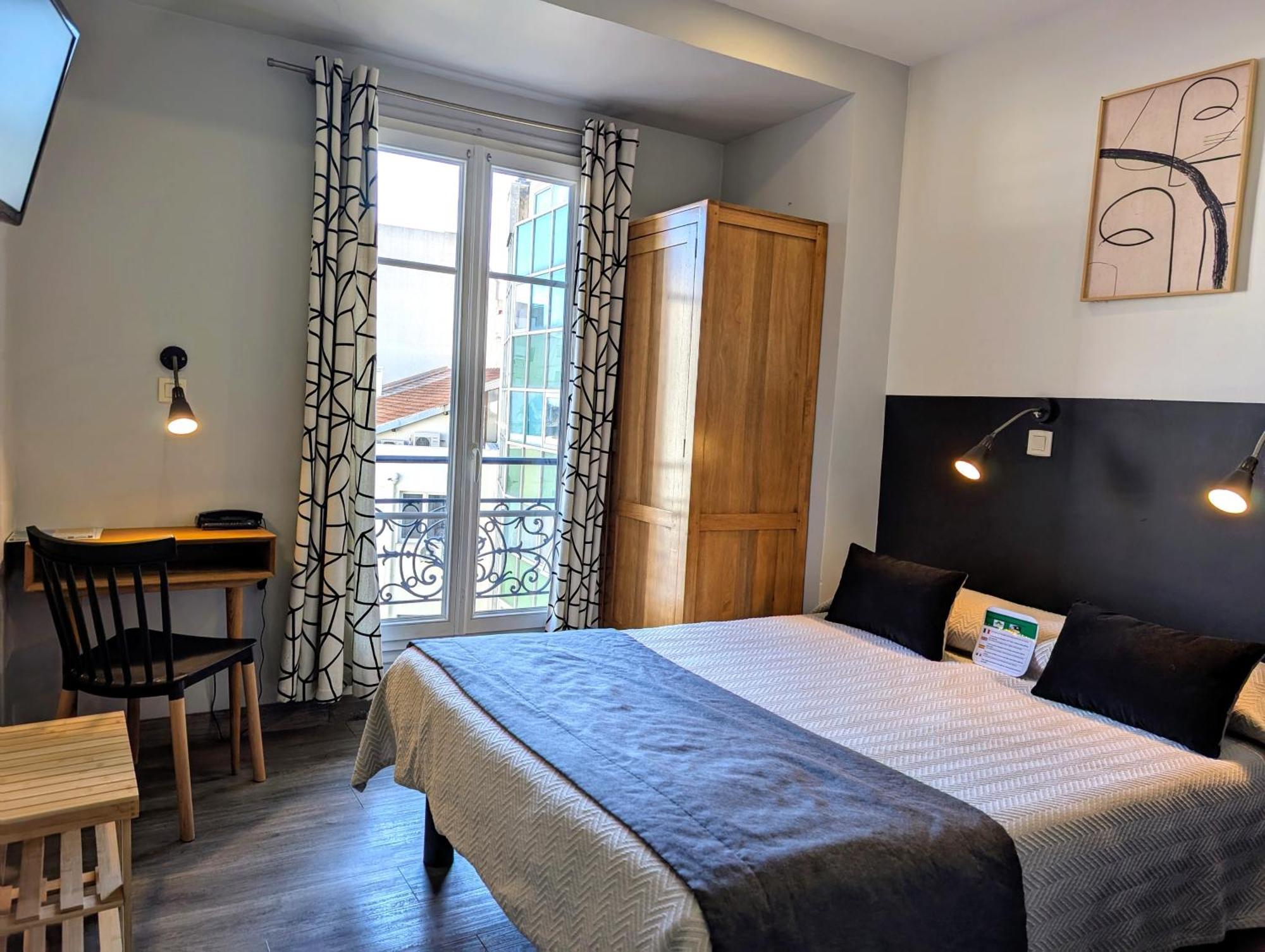 Hotel H33 2*