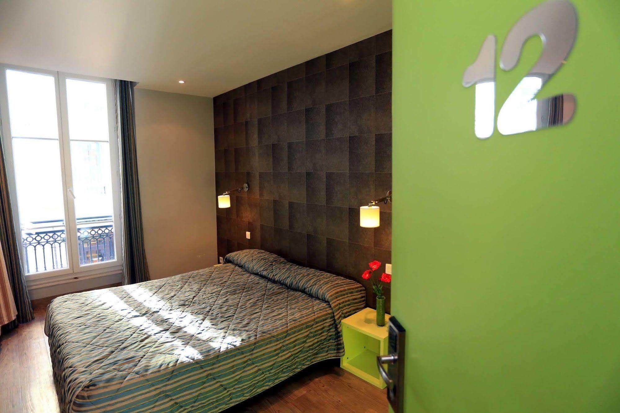Hotel H33